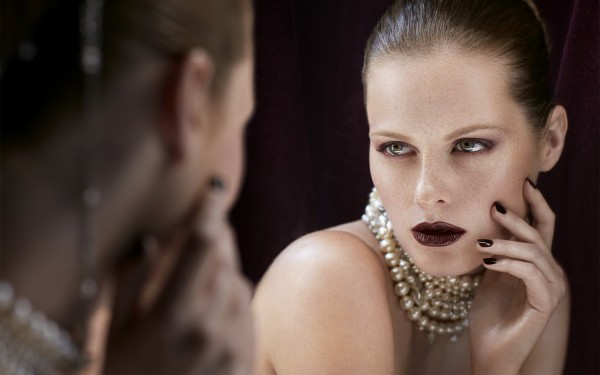 LOFFICIEL ITALIA  CHANEL ROUGE NOIR