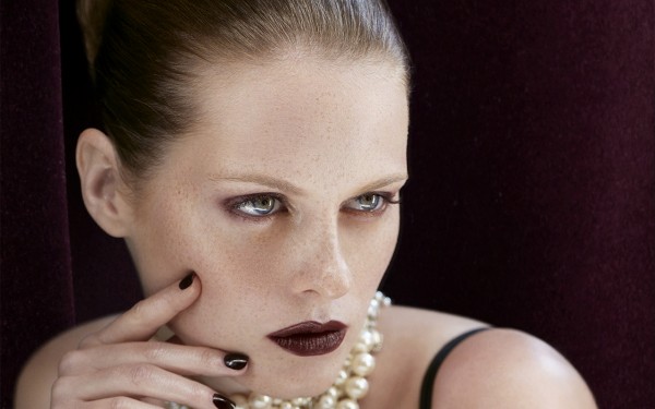 LOFFICIEL ITALIA  CHANEL ROUGE NOIR